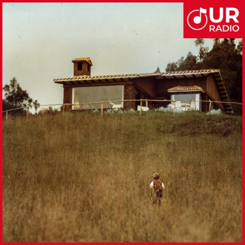 La Hija Menor: Un Dueto Que S&oacute;lo Necesita De &ldquo;Dos Minutos&rdquo; Para Cautivarte.